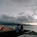 Luxury Beachfront Penthouse With Stunning Views דירה