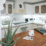 דירה Luxury Beachfront Penthouse With Stunning Views