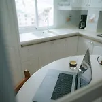 דירה Luxury Beachfront Penthouse With Stunning Views