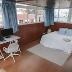 דירה Luxury Beachfront Penthouse With Stunning Views *