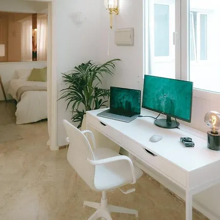 شقة Luxury Beachfront Penthouse With Stunning Views *