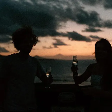 Luxury Beachfront Penthouse With Stunning Views *