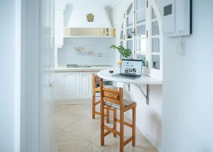 Apartment Luxury Beachfront Penthouse With Stunning Views *