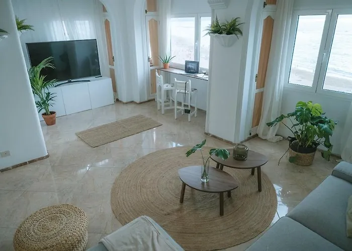 Luxury Beachfront Penthouse With Stunning Views Apartment *