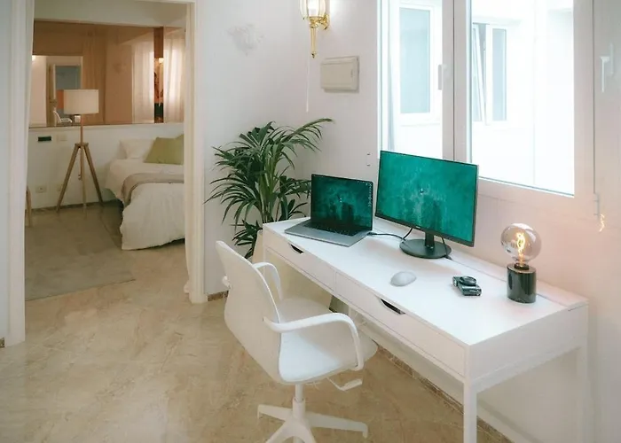 Apartment Luxury Beachfront Penthouse With Stunning Views *